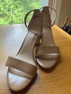Aerosoles Heel Rest - chunky heel  - 3 inches  - beige leather upper